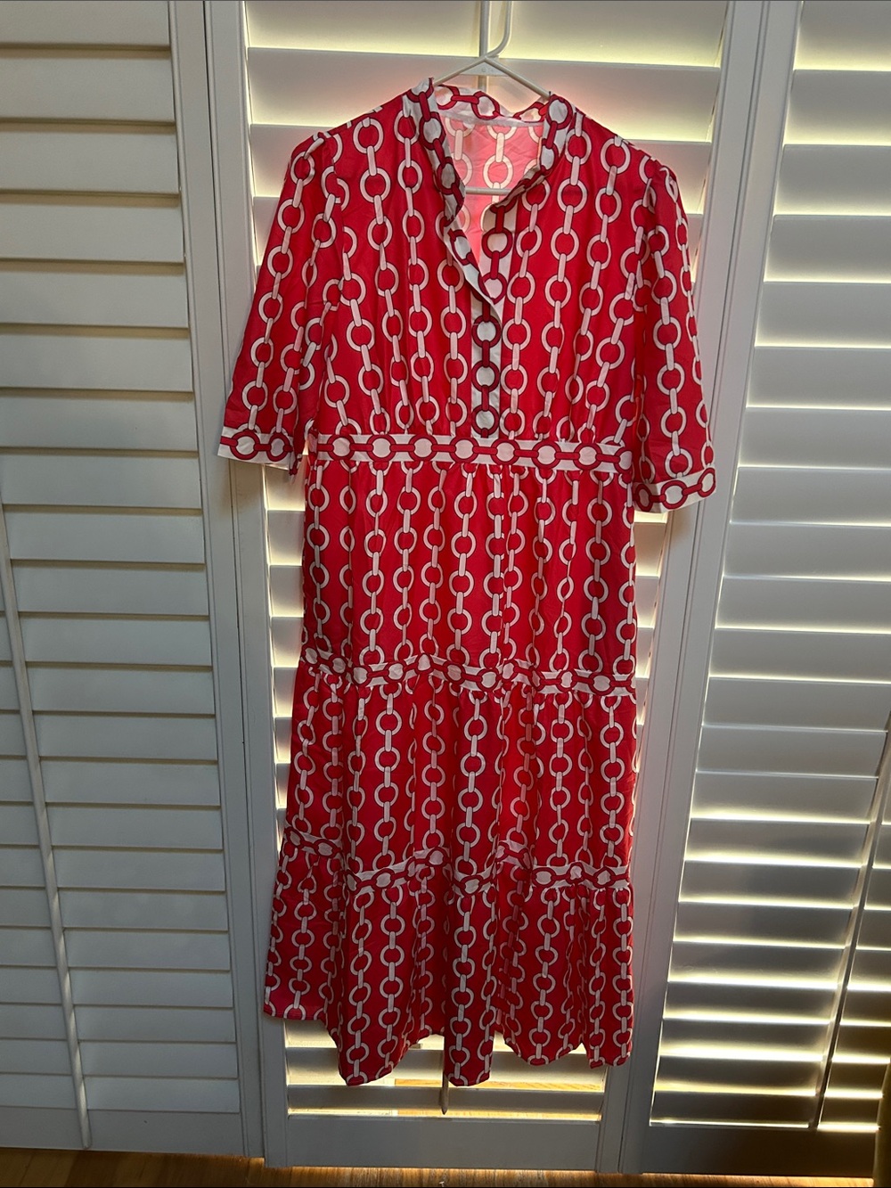 Red Chain-Print Tiered Midi Dress - Brand: